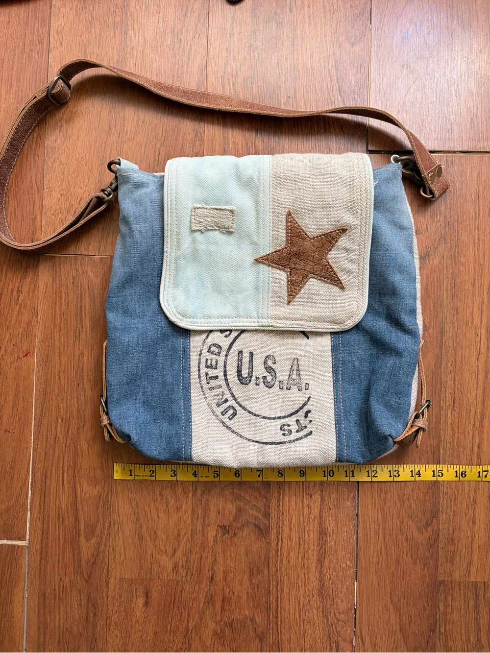 Myra Bag upcycled denim shoulder bag with canvas and leather - Picture 4 of 12